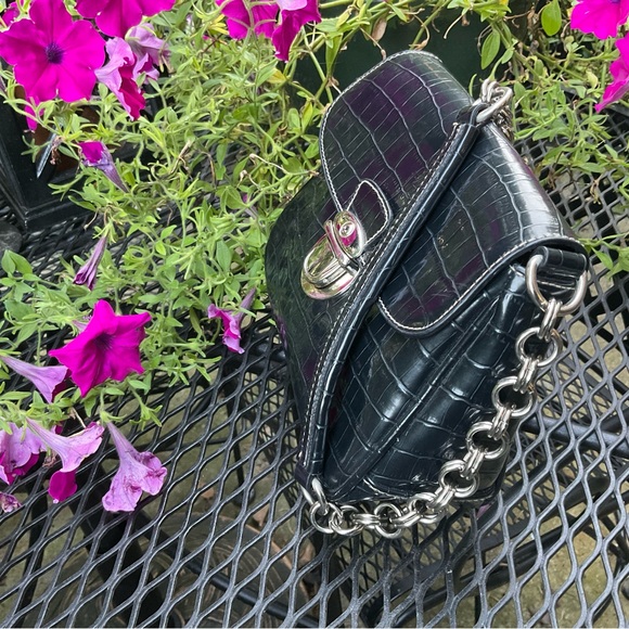 Adorable Black Shiny Silver Hardware & Chain Alligator Texture Bag! - Picture 13 of 16